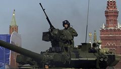 Rusko oklame neptele nafukovacmi tanky 