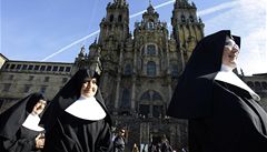 Řádové sestry v cíli mnohasetkilometrové poutě - v Santiagu de Compostela | na serveru Lidovky.cz | aktuální zprávy