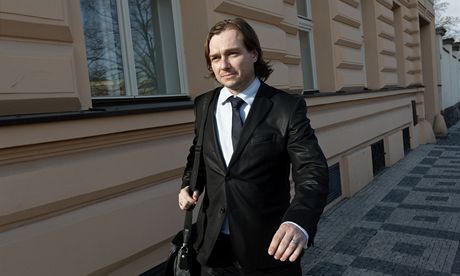 Michal Babák pichází na jednání