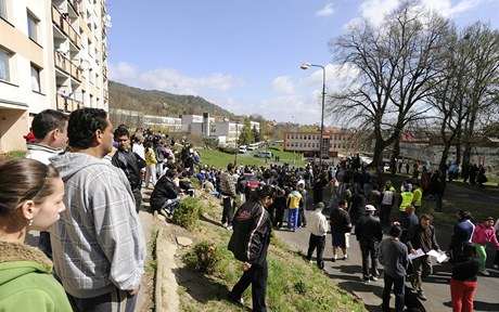 V Krupce se shromdilo asi 500 mstnch, pevn Rom, kte na pochod ekali 