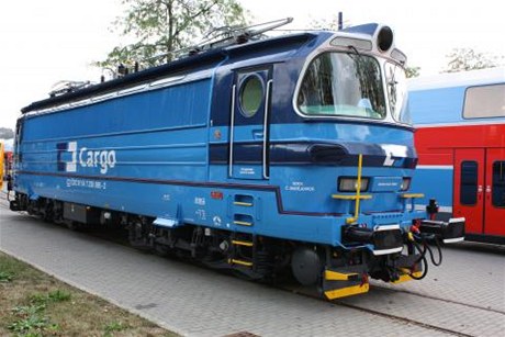 lokomotiva v barvách D Cargo