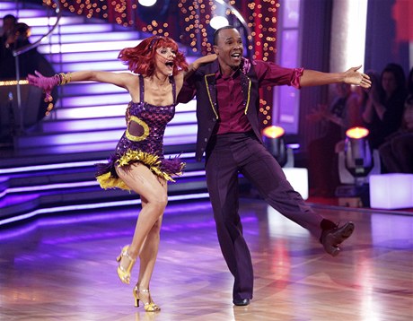 Americk televizn tanen sout Dancing with the Stars: boxer Sugar Ray Leonard se svou tanen partnerkou.