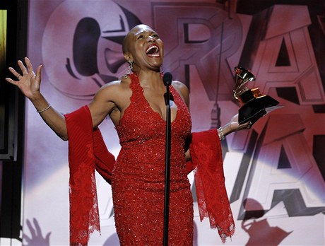 Dee Dee Bridgewaterová s letoní cenou Grammy za nejlepí jazzové album