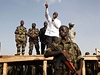 Vojáci hlídají premiéra (Guillaume Soro) Ouattarovy vlády