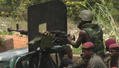 Gbagbovy jednotky v ulicích Abid�anu