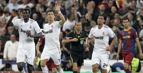 Real Madrid - Barcelona (Ronaldo dává gól).