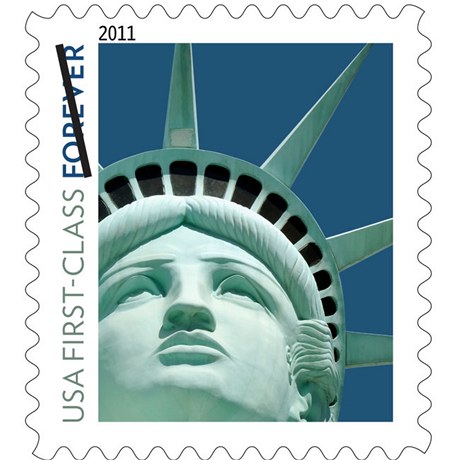 Na poštovní známku v USA se omylem dostala falešná socha Svobody.