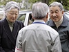 Císa Akihito a císaovna Miiko se setkali s lidmi zasaenými pírodní katastrofou. 