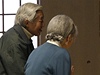 Císa Akihito a císaovna Miiko se setkali s lidmi zasaenými pírodní katastrofou. 