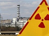 Cedule, varující ped radiací, ped továrnou ernobyl.