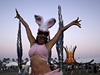 Rový králíek hipísák v ponu - na festivalu Coachella se sejdou vichni