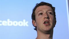 Facebook, Zuckerberg a banky musí čelit žalobě investorů, rozhodl soud