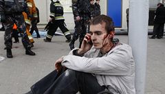 Mu� pravd�bodobn� telefonuje svým blízkým, �e výbuch metra p�e�il