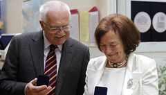 Prezident Václav Klaus a jeho manelká Livie dostali stíbrné medaile
