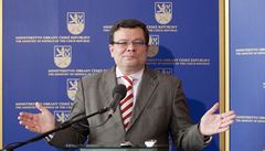 Ministr obrany Alexandr Vondra (ODS) dal svou funkci k dispozici.
