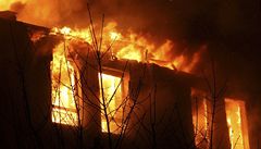 Nákupní centrum ve Fulneku zachvátil požár