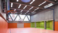 T�locvi�na zapu�t�ná do suterénu, ale p�irozen� p�isv�tlená