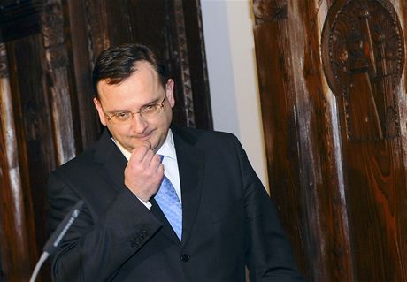 Premiér Petr Neas.