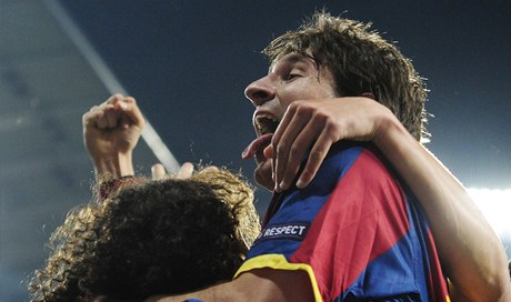 Messi slaví branku.