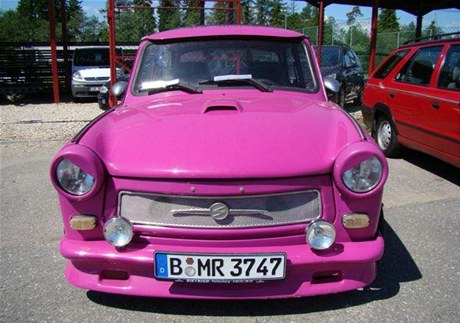 Růžový německý trabant