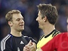 Manuel Neuer a Van der Sar.