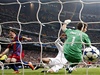 Messi pekonává Casillase.