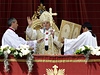 Pape Benedikt XVI. poehnal Mstu a svtu (Urbi et orbi).