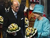 Královna Albta neoficiáln oslavila 85. narozeniny. Na snímku s manelem princem Filipem. 