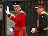 Princ William s bratrem Harrym pichází do Westminsterského opatství