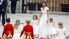 Pippa Middletonová s družičkami očekává příjezd své sestry Kate