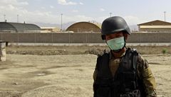 Afghánský pilot zastřelil osm vojáků NATO
