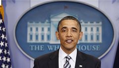 Barack Obama na tiskové konferenci, kde ukázali noviná��m jeho rodný list