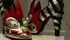 Boty, které vytvoila návrháka Thea Cadabra v 80. letech 20. století