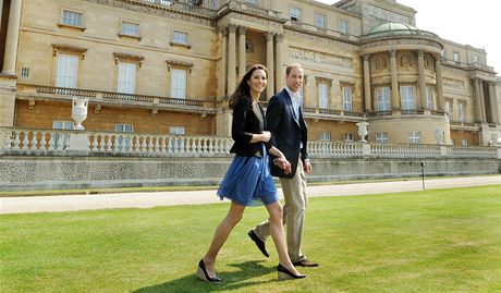 Kate a William opoutí Buckinghamský palác