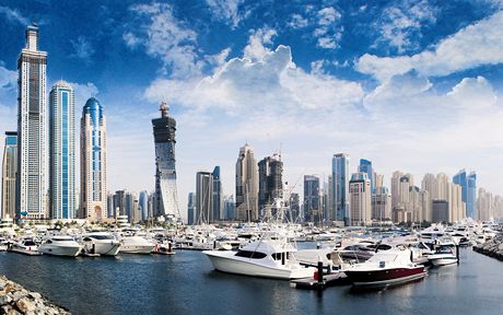 Víc dom pro víc lidí. Jen za loský rok narostl poet obyvatel v Dubaji o sedm procent na 1,87 milionu obyvatel, a eká se dalí pírstek. Proto pokrauje výstavba pro Dubaj typických mrakodrap