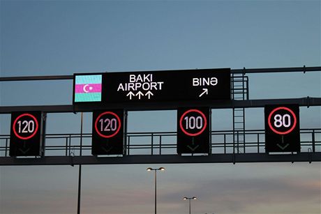 Systém na ízení rychlosti na dálnici v Baku od AD.