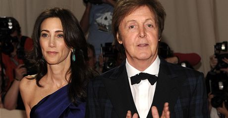 Paul McCartney s pítelkyní Nancy Shevell.