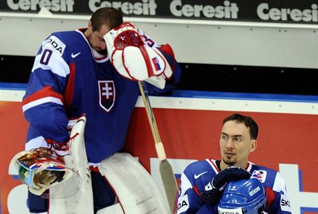 Smutní sloventí hokejisté (Miroslav atan v popedí)
