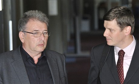 Generální editel Slavie Miroslav Platil (vlevo) a výkonný editel spolenosti Natland Group Lubor Svoboda.