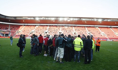 Fanouci Slavie na hiti v Edenu.