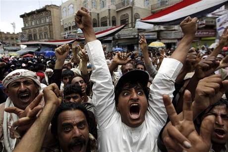 Demosntrace za odstoupení jemenského prezdidenta Alího Abdalláha Sáliha  
