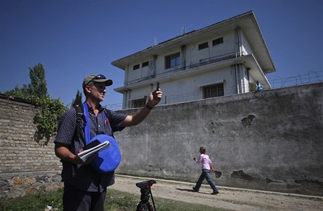 Novini u budovy, kde byl dopaden a zabit bin Ldin