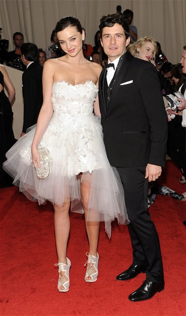 Herec Orlando Bloom s manelkou, modelkou Mirandou Kerrovou.