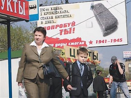 V Moskv vyvolala poprask reklama "zkuste ít s kouskem chleba".