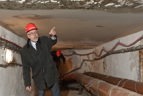 Nrodn divadlo a Metrostav uspodali prohldku rekonstrukce tunel pod ND pi zatku jejich rekonstrukce (na snmku editel divadla Ondej ern).