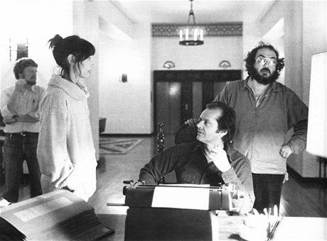 Stanley Kubrick (vpravo) pi naten hororu Osvcen