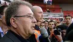 Miroslav Platil vystoupil p�ed fanou�ky Slavie.