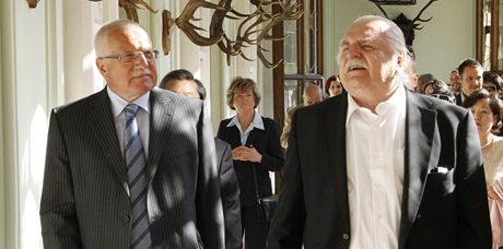 Václav Klaus a Milan Kníák pi otevení nové dtské expozice na zámku v Lednici