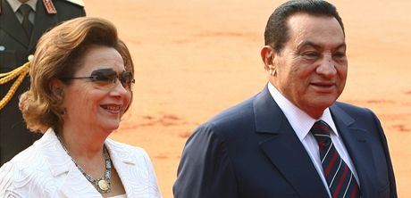 Husní Mubarak se svou enou Suzanne