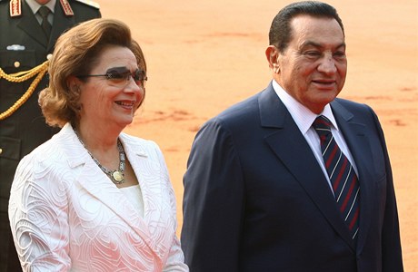 Husní Mubarak se svou enou Suzanne
